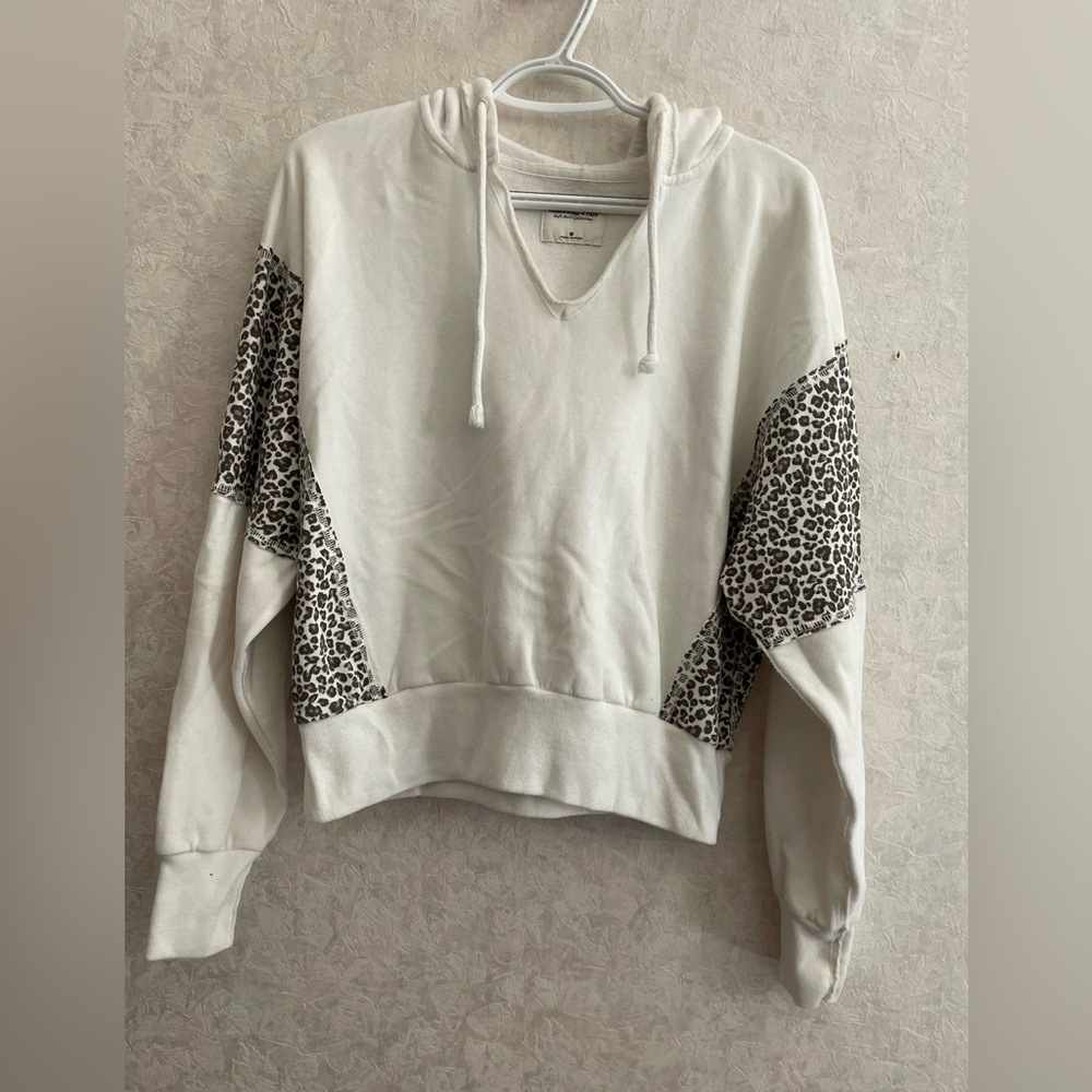 Abercrombie & Fitch women's medium white / animal print hoodie